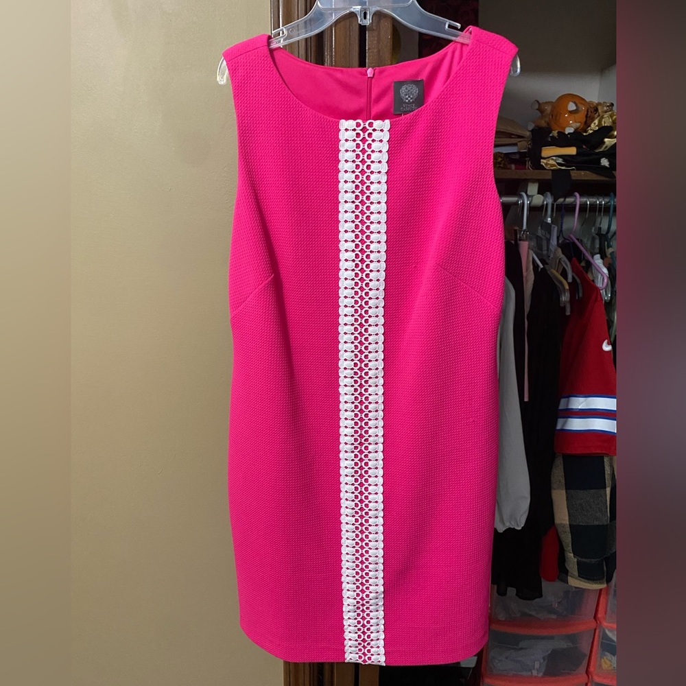 Vince Camuto pink dress with white lace. Size 8! Flattering fit.